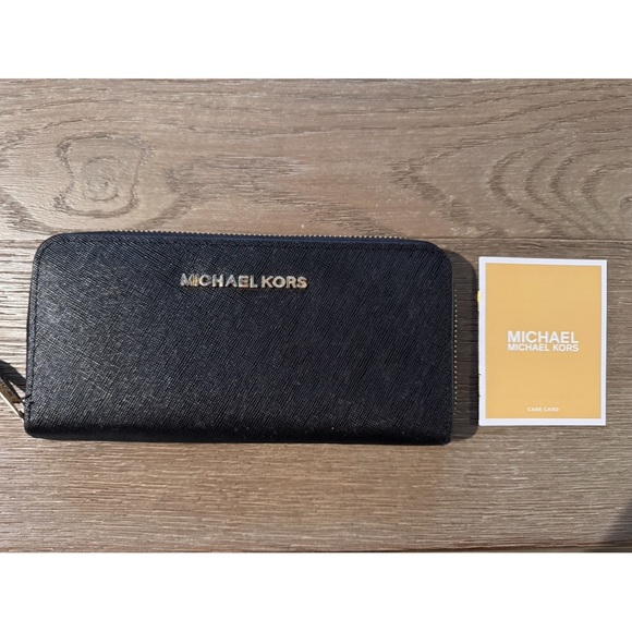 Michael Kors black leather wallet - Picture 1 of 4